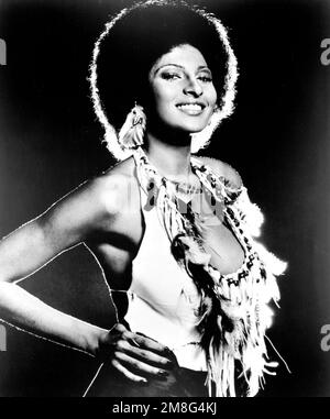 PAM GRIER en MARRON FOXY (1974), réalisé par JACK HILL. Crédit: American International Productions / Album Banque D'Images