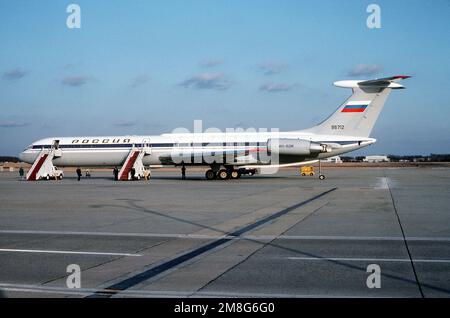 Vue du côté gauche de l'avion I1-62M du président russe Boris Eltsine stationné sur la ligne de vol après l'arrivée du fonctionnaire. Base: Andrews Air Force base État: Maryland (MD) pays: États-Unis d'Amérique (USA) Banque D'Images