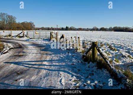 Une scène enneigée dans la campagne de Kentish, en Angleterre, pendant une courte période de froid en décembre 2022 Banque D'Images