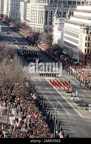 Défilé inaugural, l'escorte présidentielle mène le long de l'avenue Pennsylvania, entre 4th et 7th rue, pendant le défilé inaugural de 1993. Base: Washington État: District de Columbia (DC) pays: Etats-Unis d'Amérique (USA) Banque D'Images