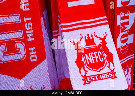 The City Ground, Nottingham, Royaume-Uni. 14th janvier 2023. Premier League football, Nottingham Forest versus Leicester City ; foulards Souvenier en vente à l'extérieur de la ville avant le lancement crédit : action plus Sports/Alay Live News Banque D'Images