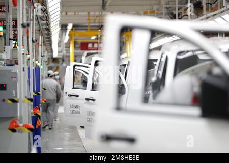 QINGDAO, CHINE - le 14 JANVIER 2023 - atelier de production au siège social de Qingdao à Beijing automobile Works, dans la province de Shandong Banque D'Images