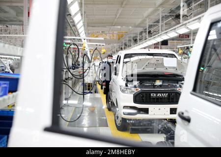 QINGDAO, CHINE - le 14 JANVIER 2023 - l'atelier de la base Qingdao de l'usine automobile de Beijing dans la ville de Jiangshan, ville de Laixi, Qingdao Banque D'Images