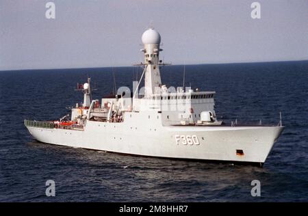 Un arc tribord de la frégate de marine danoise HDMS VAEDDEREN (F-360) exercice de duirng BALTOPS '93. Sujet opération/série: BALTOPS '93 pays: Mer Baltique Banque D'Images