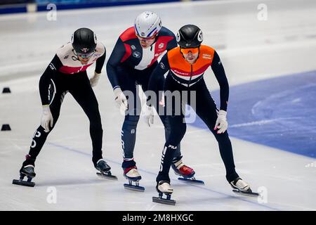 GDANSK, POLOGNE - JANVIER 14 : Sébastien Lepape de France et Frison Emons des pays-Bas participent à la finale A des hommes de 1500m lors des championnats européens de sprint court de l'UIP à Halla Victoria on 14 janvier 2023 à Gdansk, Pologne (photo d'Andre Weening/Orange Pictures) crédit : Orange pics BV/Alay Live News Banque D'Images