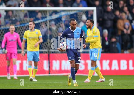 Jordan Obita #23 de Wycombe Wanderers réagit à donner un coup loin pendant le match Sky Bet League 1 Wycombe Wanderers vs Sheffield mercredi à Adams Park, High Wycombe, Royaume-Uni, 14th janvier 2023 (photo de Gareth Evans/News Images) Banque D'Images