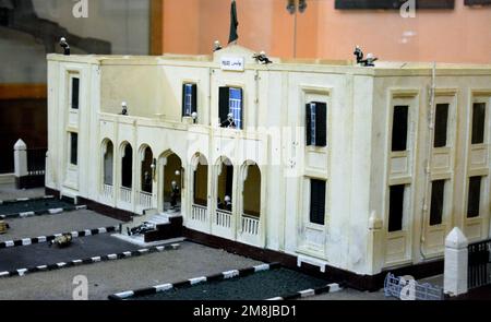 Le Caire, Egypte, 7 janvier 2023: Un modèle de maquette du poste de police de la ville d'Ismailia dans le musée de la citadelle du Caire commémorent la journée de la police nationale égyptienne et ma Banque D'Images