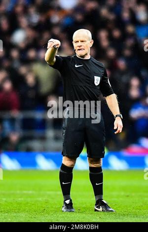 Arbitre Andy Woolmer (arbitre) gestes pendant le match de la Sky Bet League 1 entre Ipswich Town et Plymouth Argyle à Portman Road, Ipswich, le samedi 14th janvier 2023. (Credit: Kevin Hodgson | MI News ) Credit: MI News & Sport /Alay Live News Banque D'Images