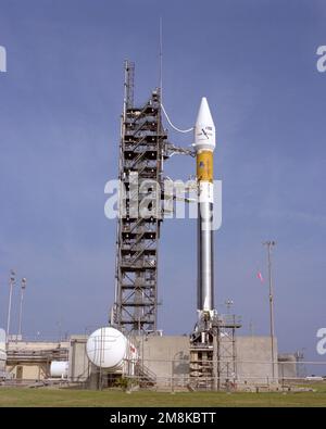 A Lockheed Martin Corp Atlas 11/AC-116 est sur le point de lancer Complex 36A. Le véhicule de lancement consommable est prêt à transporter le suivi EHF no 5 US Satellite de communications de la Marine en orbite. Base: Cape Canaveral Air Force Station État: Floride (FL) pays: États-Unis d'Amérique (USA) Banque D'Images