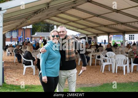 Windsor, Berkshire, Royaume-Uni. 3rd octobre 2022. Racegoers à l'hippodrome Royal Windsor. Crédit : Maureen McLean/Alay Banque D'Images