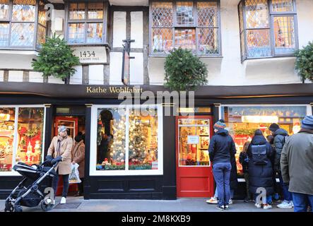 Boutique de Noël historique de Kathe Wohlfahrt à Stonegate, dans l'État médiéval de York, au Royaume-Uni Banque D'Images