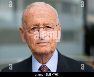 Wolfsburg, Allemagne. 01st juillet 2016. Carl Hahn, ancien PDG de VW, a été photographié lors d'une réception pour souligner son anniversaire de 90th au Wolfsburg Art Museum. Carl Hahn, le président de longue date du conseil d'administration de Volkswagen AG, est décédé samedi à l'âge de 96 ans. Credit: Picture Alliance/dpa/Alay Live News Banque D'Images