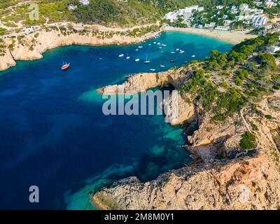 Vue aérienne de Cala Vadella, îles d'Ibiza, Espagne Banque D'Images