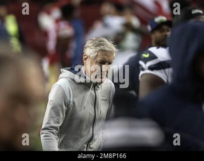 Californie, États-Unis. 14th janvier 2023. Pete Carroll, entraîneur-chef des Seahawks de Seattle, quitte le terrain après avoir perdu le jeu de caractères génériques NFC pour le San Francisco 49ers au stade Levi's à Santa Clara, en Californie, samedi, 14 janvier 2023. Les 49ers ont vaincu les Seahawks 41-23. Photo de Terry Schmitt/UPI crédit: UPI/Alay Live News Banque D'Images