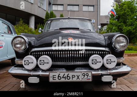 Black sport GAZ M21 Volga à l'exposition de voiture soviétique classique Banque D'Images