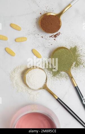 Diverses sources de nutriments. Compléments alimentaires ou nutritionnels pour la peau, les articulations, les intestins et la santé générale. Banque D'Images