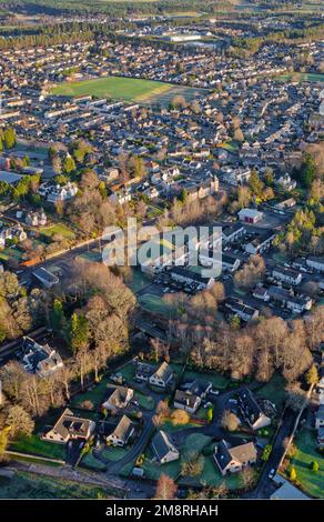 Vue aérienne du village de Banchory dans l'Aberdeenshire Banque D'Images