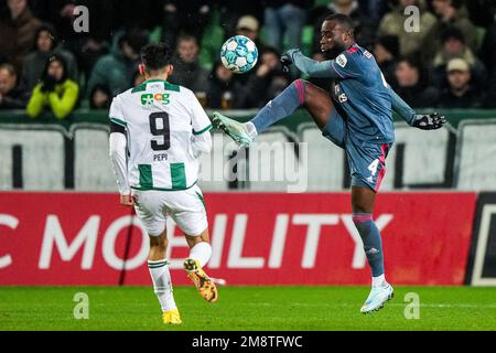 Groningen - Ricardo Pepi du FC Groningen, Lutspartal Geertruida de Feyenoord lors du match entre le FC Groningen et le Feyenoord à de Euroborg, le 15 janvier 2023 à Groningen, pays-Bas. (Box to Box Pictures/Tom Bode) Banque D'Images