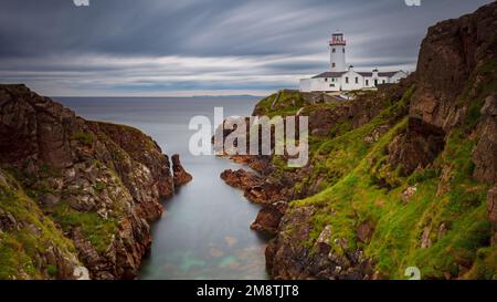 Le phare de Fanad Head en Irlande Banque D'Images