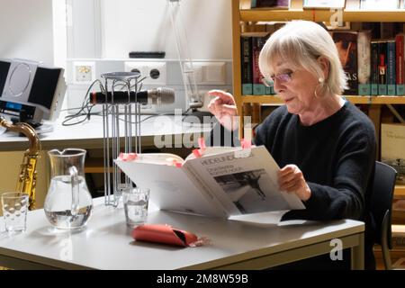 Heidelinde Weis Buchprästation 'Das Beste kommt noch' Banque D'Images