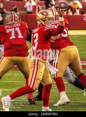 Santa Clara, Californie, États-Unis. 14th janvier 2023. San Francisco 49ers Quarterback Brock Purdy (13) samedi, 14 janvier 2023, au stade de Lévis à Santa Clara, Californie. Les 49ers ont battu les Seahawks 41-23 dans les éliminatoires de caractères génériques. (Credit image: © Al Golub/ZUMA Press Wire) USAGE ÉDITORIAL SEULEMENT! Non destiné À un usage commercial ! Banque D'Images