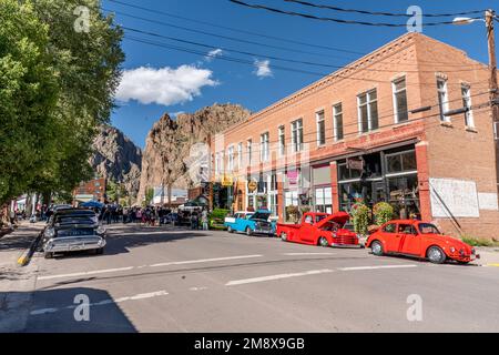 17 septembre 2022 - Un spectacle de voitures classique a lieu dans le centre-ville de Creede, Colorado. Banque D'Images