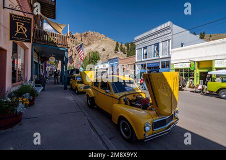 17 septembre 2022 - Un spectacle de voitures classique a lieu dans le centre-ville de Creede, Colorado. Banque D'Images