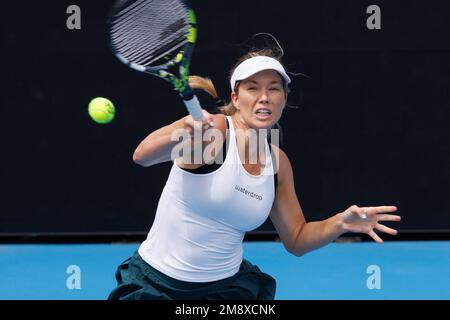 Melbourne, Australie. 16th janvier 2023. 13th SEED Danielle COLLINS des États-Unis en action contre Anna KALINSKAYA dans le match des femmes célibataires le jour 1 de l'Open australien 2023 sur Rod laver Arena, à Melbourne, en Australie. Sydney Low/Cal Sport Media. Crédit : csm/Alay Live News Banque D'Images