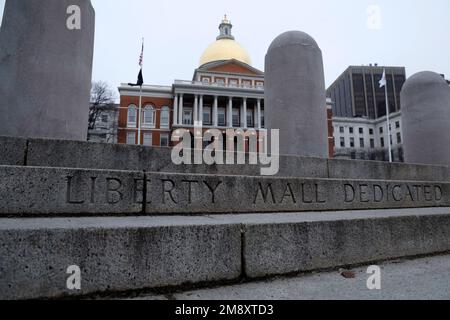 Boston, États-Unis. 15th janvier 2023. La maison d'État du Massachusetts est vue le long des sentiers de la liberté et du patrimoine noir sur Boston Common sur 15 janvier 2023 à Boston Massachusetts, États-Unis. (Photo de John Lamparski/SIPA USA) crédit: SIPA USA/Alay Live News Banque D'Images