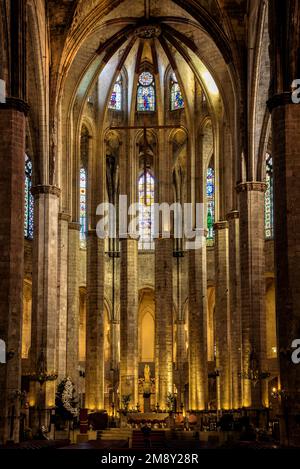 Intérieur de la basilique gothique de Santa Maria del Mar (Barcelone, Catalogne, Espagne) ESP: Intérieur de la basílica gótica de Santa Maria del Mar Banque D'Images