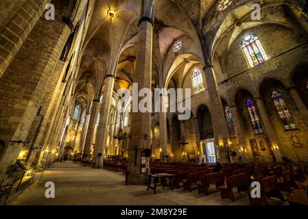 Intérieur de la basilique gothique de Santa Maria del Mar (Barcelone, Catalogne, Espagne) ESP: Intérieur de la basílica gótica de Santa Maria del Mar Banque D'Images