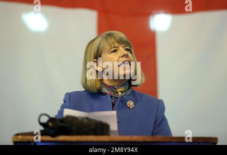 Photo du dossier datée du 16/01/17, du ministre des achats de la Défense de l'époque, Harriett Baldwin. Le "dernier bastion du sexisme constitutionnel" sous lequel seuls les hommes peuvent hériter de sièges à la Chambre des Lords devrait être aboli, a déclaré un ancien ministre conservateur. Le député de West Worcestershire, Harriett Baldwin, doit demander au gouvernement de modifier la loi afin que les filles puissent hériter des tourbières. Date de publication : lundi 16 janvier 2023. Banque D'Images