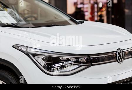 Minsk, Bélarus, janvier 2023 - Volkswagen ID 6 véhicule tout électrique SUV-coupé présenté. voiture électrique écologique Banque D'Images