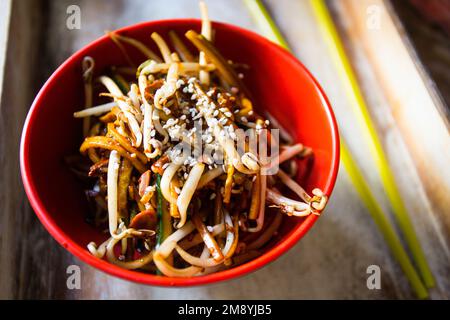 Salade de gerbes. Recette traditionnelle de salade asiatique. Banque D'Images