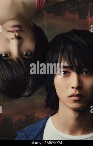 TAO TSUCHIYA et KENTO YAMAZAKI à ALICE DANS BORDERLAND (2020), dirigé par SHINSUKE SATO. Crédit : robot Communications Inc. / Album Banque D'Images