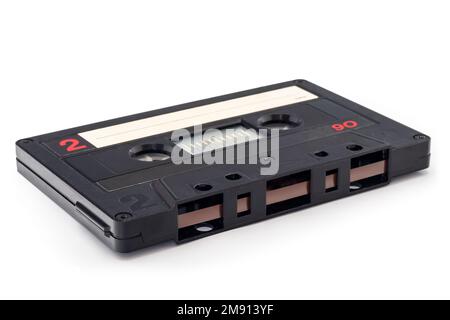 Cassette audio - cassette audio compacte ancienne de son côté isolée sur fond blanc, vue de dessous Banque D'Images