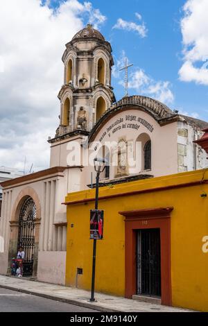 L'église ou le temple de Carmen de Abajo à Oaxaca, Mexique. Construit à l'origine au 16th siècle et dédié à notre Dame de Carmen. Fait partie d'une UNESC Banque D'Images