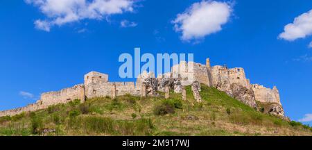 Les ruines du château de Spissky hrad près de la ville de Spisske Podhradie, région de Spis, Slovaquie, Europe, plus grand château slovaque Banque D'Images