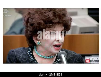 ROME UN JOUR À PRETURA - TRANSMISSION PRÉSENTÉE PAR ROBERTA PETRELLUZZI ÉPISODE DU CAS GINA LOLLOBRIGIDA USAGE ÉDITORIAL SEULEMENT Banque D'Images