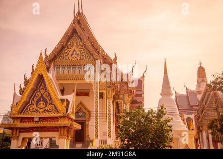 Le Wat si Maha Racha dans la ville de si Racha dans la province de Chonburi en Thaïlande, Siracha, novembre 2022 Banque D'Images