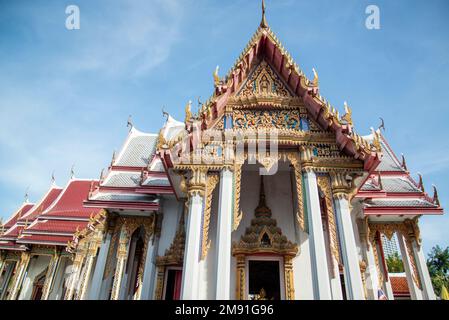 Le Wat si Maha Racha dans la ville de si Racha dans la province de Chonburi en Thaïlande, Siracha, novembre 2022 Banque D'Images