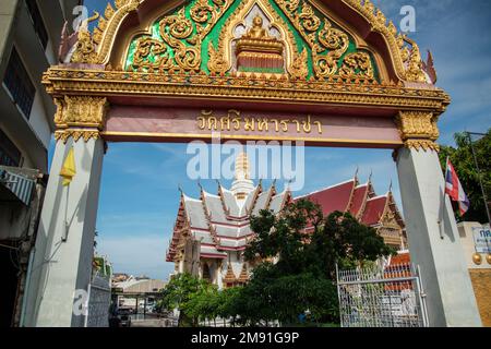 Le Wat si Maha Racha dans la ville de si Racha dans la province de Chonburi en Thaïlande, Siracha, novembre 2022 Banque D'Images