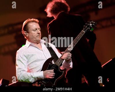 John Miles en concert pendant la nuit des Proms 2007 dans la Gelredome Arnhem Hollande. fotografie vvbvanbree. Banque D'Images