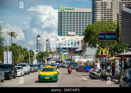 Le BeachRoad dans la ville de Pattaya dans la province de Chonburi en Thaïlande, Thaïlande, Pattaya, novembre 2022 Banque D'Images