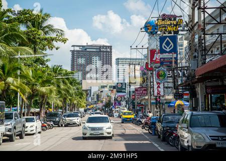 Le BeachRoad dans la ville de Pattaya dans la province de Chonburi en Thaïlande, Thaïlande, Pattaya, novembre 2022 Banque D'Images