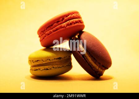 Macarons sucreries traditionnelles typiquement françaises Banque D'Images