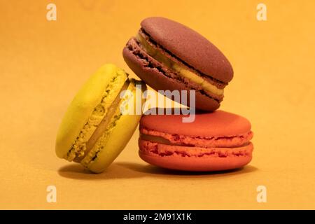 Macarons sucreries traditionnelles typiquement françaises Banque D'Images