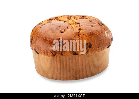 Gâteau aux tons panettone isolé sur blanc avec passe-cheveux inclus. Gâteau italien typique pour les vacances de Noël Banque D'Images