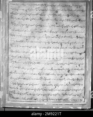 Arghan Div apporte la poitrine de l'armure à l'Indien Hamza. Arghan Div apporte la poitrine de l'armure à Hamza, 1562-1577. Aquarelle opaque et or sur coton, feuille : 31 1/8 x 24 15/16 po. (79,1 x 63,3 cm). Le Hamzanama raconte les exploits pittoresques de Hamza, l'oncle du prophète Mahomet. L'empereur Mughal Akbar (règle 1556–1605) ordonna à ses artistes de préparer une copie illustrée du Hamzanama sur une échelle jamais vue auparavant: 1 400 tableaux sur des feuilles de papier adossés à un tissu. Les sources littéraires enregistrent que si plus de cinquante peintres se sont occupés de cette colossale entreprise, il t Banque D'Images