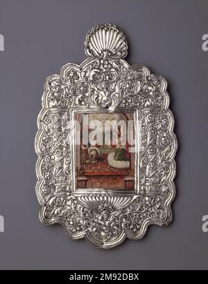 L'Annonciation inconnue. L'Annonciation, 18th siècle. Huile sur papier à mouint sur plaque de cuivre (peinture) ; argent sur noyau de bois (cadre), 11 7/8 x 7 1/2 po. (30,2 x 19,1 cm). LES PEINTURES ET LEURS CADRES les listes de peintures dans les dowries et les inventaires de domaines comprennent souvent des descriptions, quoique brèves, de leurs cadres. Dans la période coloniale, les cadres étaient souvent plus importants en valeur que leurs images peintes, surtout quand ils sont faits d'argent ou embellis avec des feuilles d'or. Les peintures ont même été coupées pour s'adapter à des cadres coûteux ou complètement jetés et remplacés par des miroirs. La grande peinture sur coppe à proximité Banque D'Images